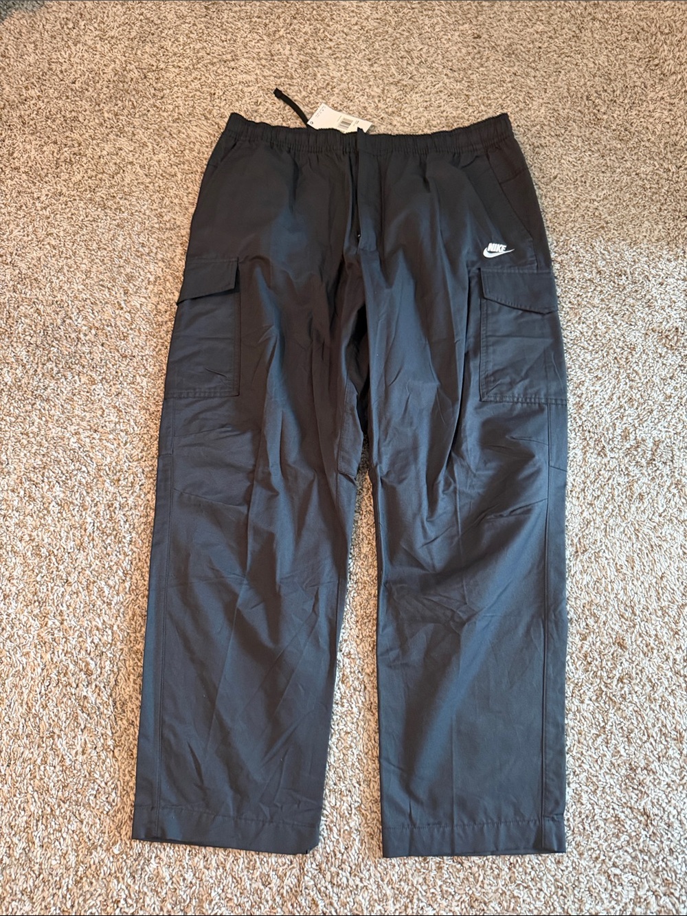 Nike Black Cargo Pants with Elastic Waist and Cargo Pockets